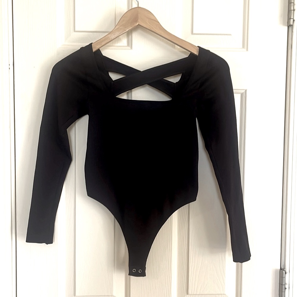 Anthropologie The Viv Long Sleeve Criss Cross Back Bodysuit in Black Size XXS/XS - Picture 5 of 7